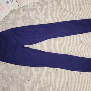 Purple Fabletics motion 365 7/8  leggins